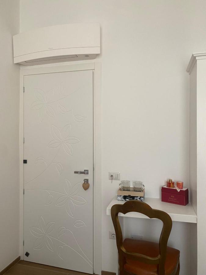 Ludo'S Rooms Cagliari Esterno foto