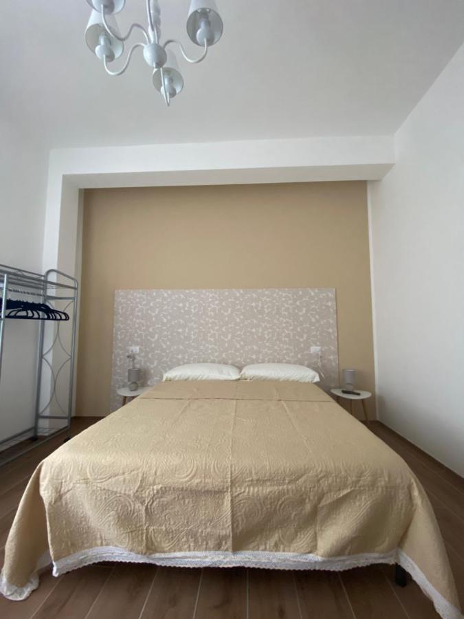 Ludo'S Rooms Cagliari Esterno foto
